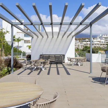 Spacious With Terrace And Garden Close To The Sea *