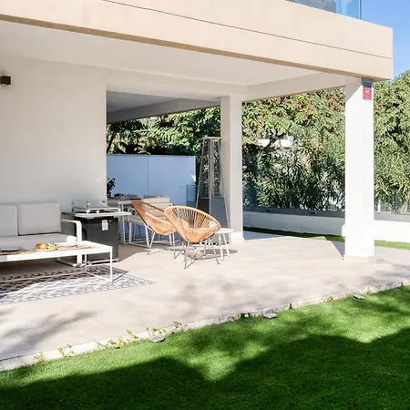 Spacious With Terrace And Garden Close To The Sea * Estepona