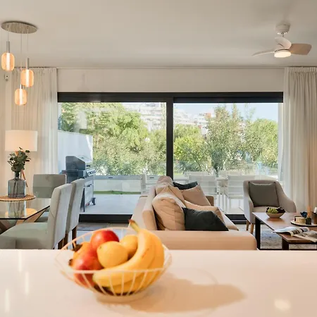 شقة Spacious With Terrace And Garden Close To The Sea إِستيبونا