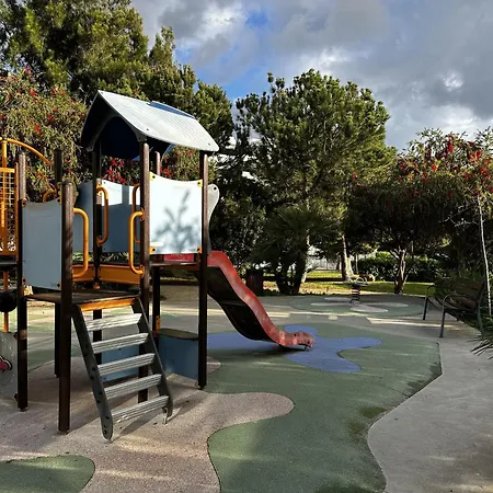 شقة Spacious With Terrace And Garden Close To The Sea