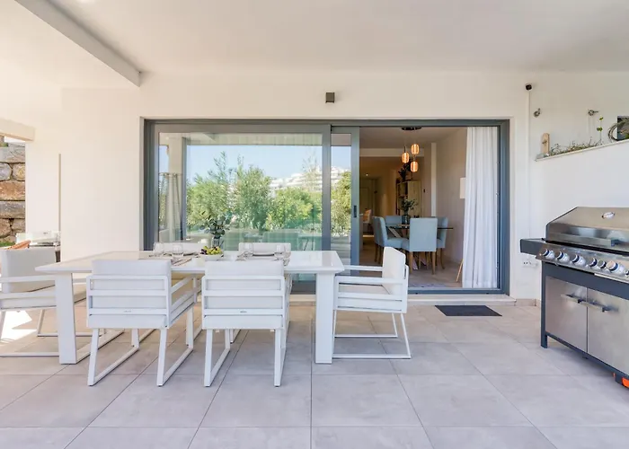 Apartment Spacious With Terrace And Garden Close To The Sea