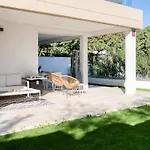 Spacious With Terrace And Garden Close To The Sea