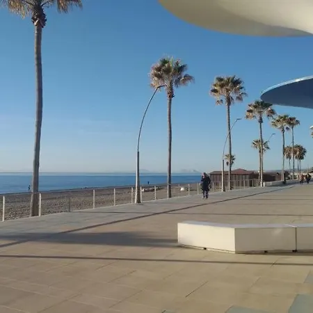 Spacious With Terrace And Garden Close To The Sea エステポナ