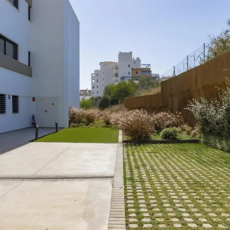 Apartamento Spacious With Terrace And Garden Close To The Sea
