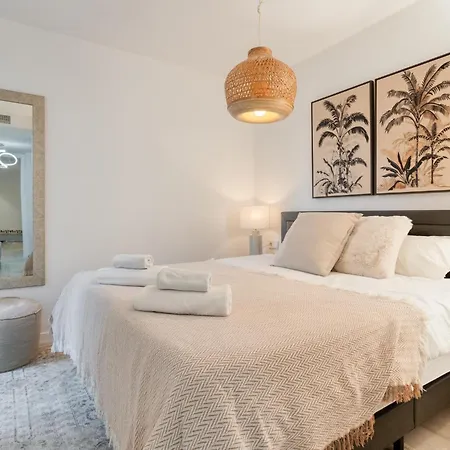 Spacious With Terrace And Garden Close To The Sea Apartamento