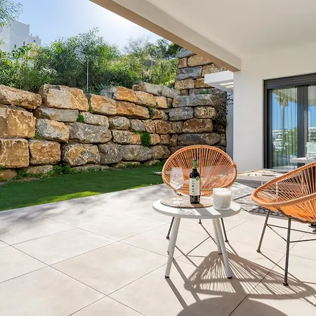 Spacious With Terrace And Garden Close To The Sea Estepona