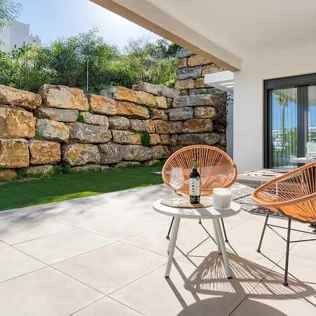 Spacious With Terrace And Garden Close To The Sea Estepona