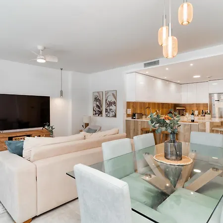 Spacious With Terrace And Garden Close To The Sea Apartment