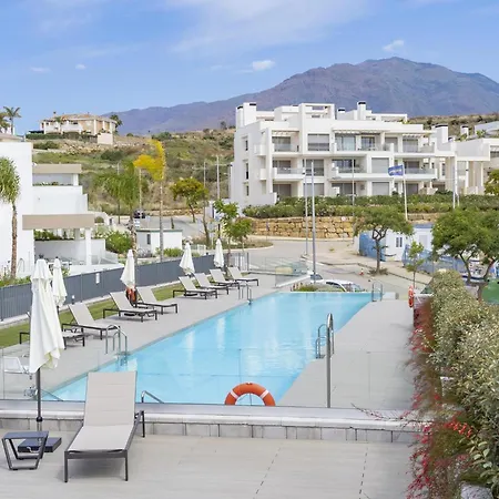 Spacious With Terrace And Garden Close To The Sea *