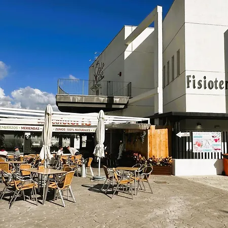 Apartment Spacious With Terrace And Garden Close To The Sea