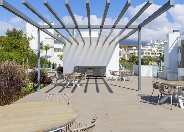 Spacious With Terrace And Garden Close To The Sea *