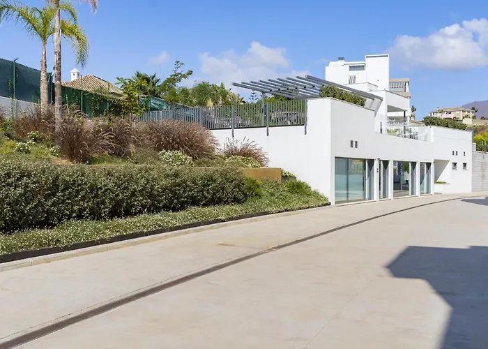 Spacious With Terrace And Garden Close To The Sea *