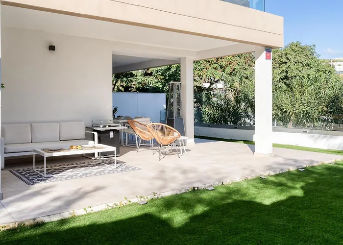 Spacious With Terrace And Garden Close To The Sea * Estepona