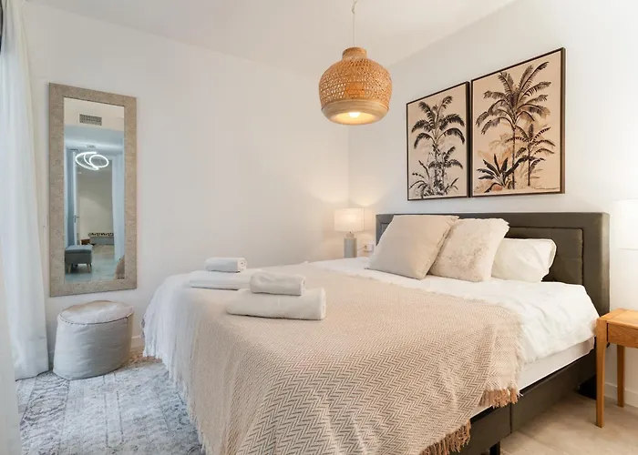 Spacious With Terrace And Garden Close To The Sea アパート *