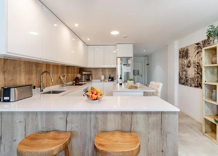 Spacious With Terrace And Garden Close To The Sea