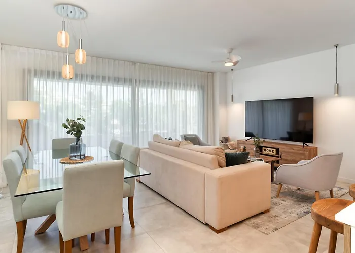 Spacious With Terrace And Garden Close To The Sea * Estepona