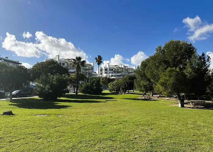 Spacious With Terrace And Garden Close To The Sea *