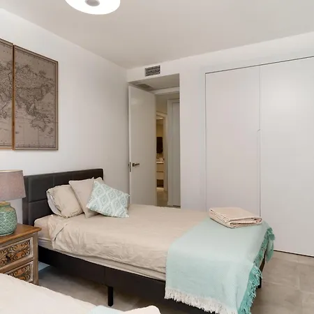 Spacious With Terrace And Garden Close To The Sea *