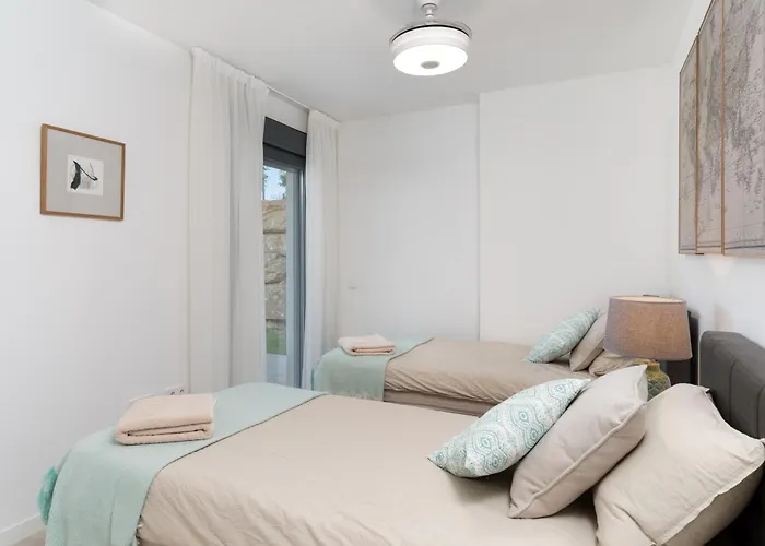 Spacious With Terrace And Garden Close To The Sea * Estepona