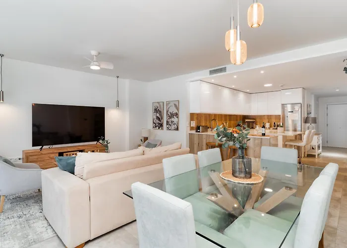 Spacious With Terrace And Garden Close To The Sea Appartamento