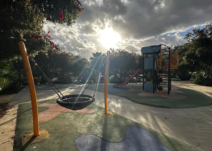 Spacious With Terrace And Garden Close To The Sea Appartamento Estepona