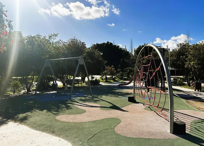 Spacious With Terrace And Garden Close To The Sea